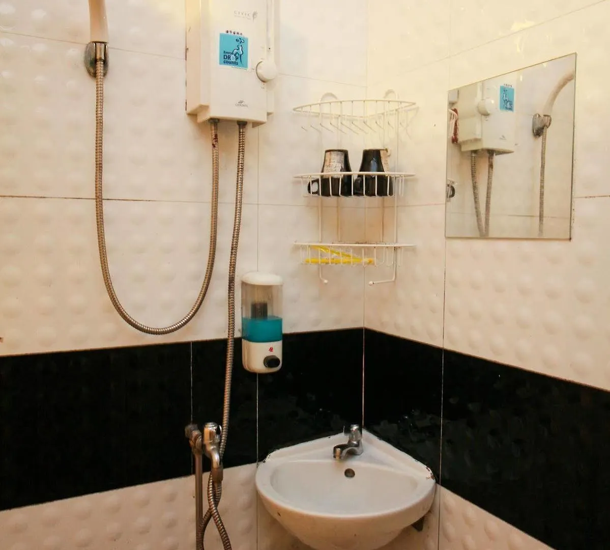 Cube Family Boutique Capsule Hotel At Chinatown Singapore