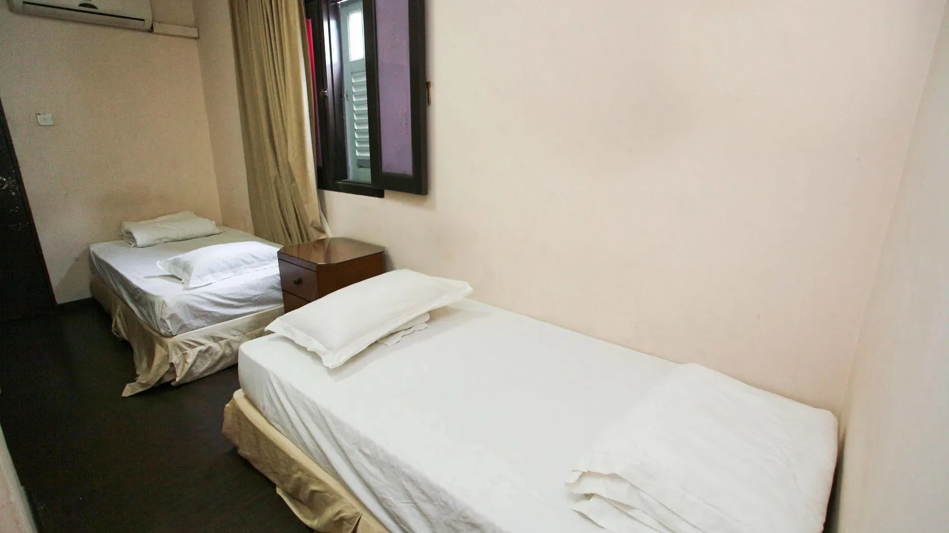 Cube Family Boutique Capsule Hotel At Chinatown Singapore